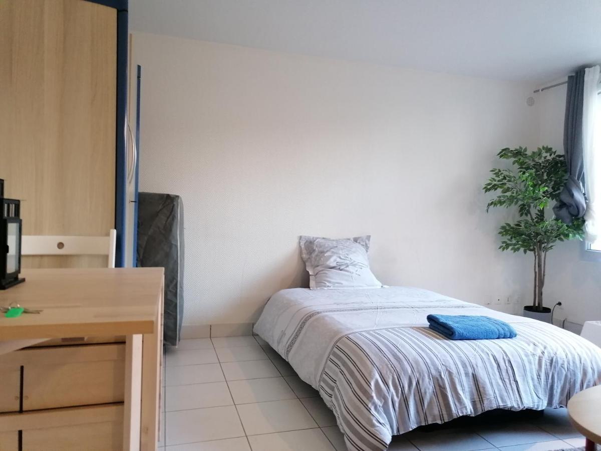 Studio de charme, 30' Paris, 5' Evry, 10' Orly Ris-Orangis Exterior foto